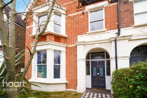 3 bedroom flat for sale, Colyton Road, London