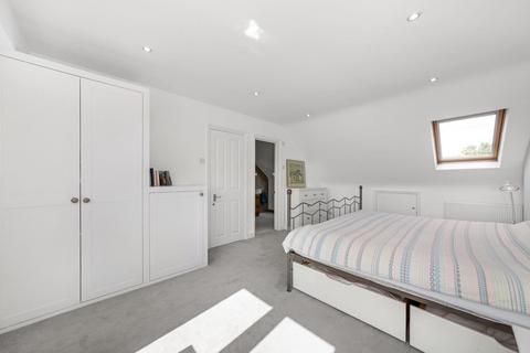 16 Danecroft Road, London, SE24 9NZ