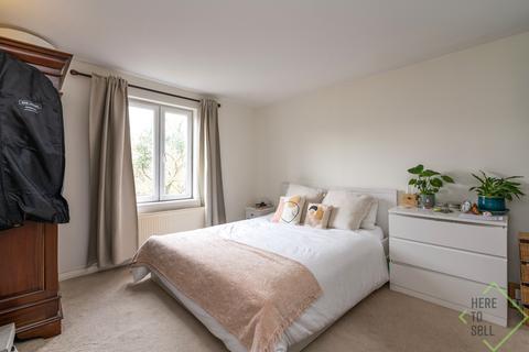 2 bedroom flat for sale, London N4