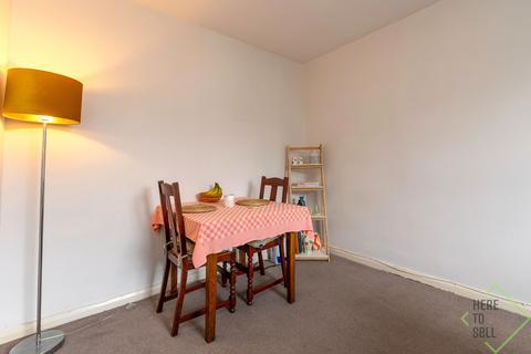 2 bedroom flat for sale, London N4