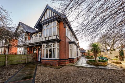 5 bedroom semi-detached house for sale, Park Drive, Grimsby, Lincolnshire, DN32