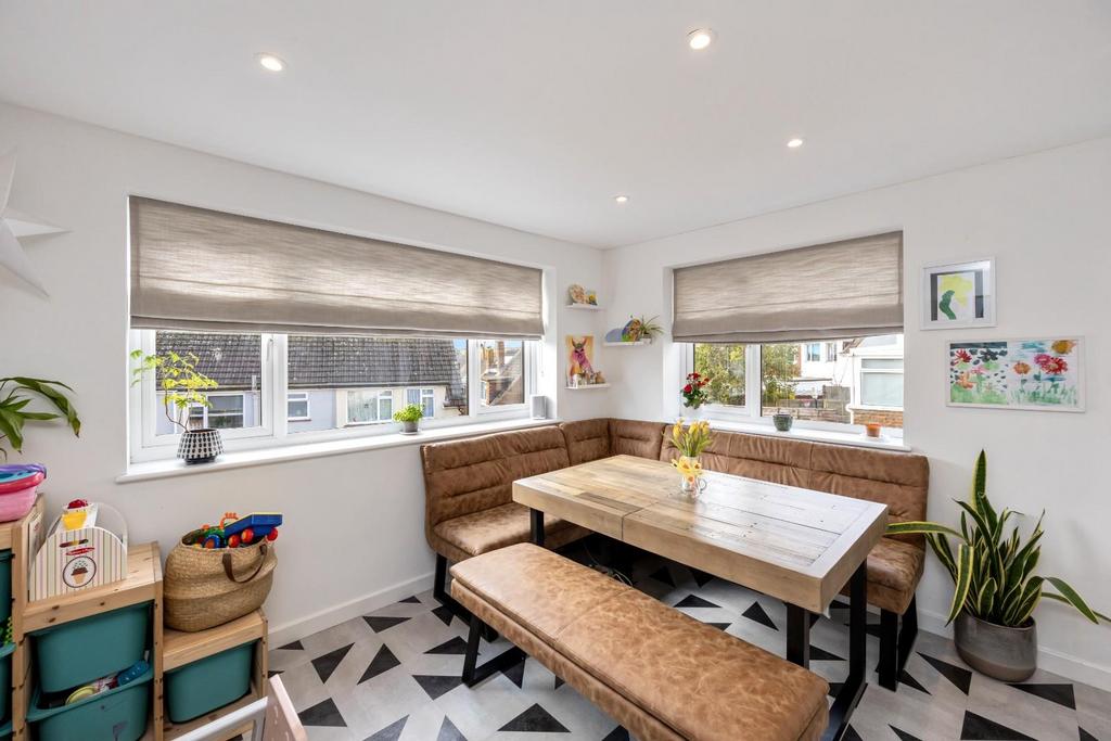 Thornhill Rise (14).jpg