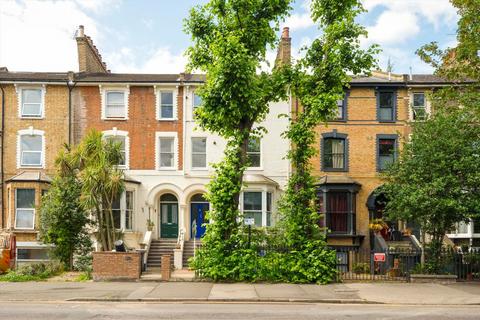 Flat B, 145 Amhurst Road, London, E8 2AW
