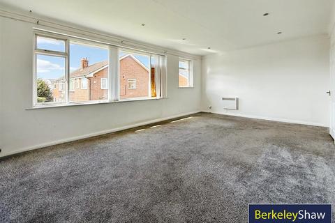 2 bedroom flat for sale, Cross Green Close, Formby