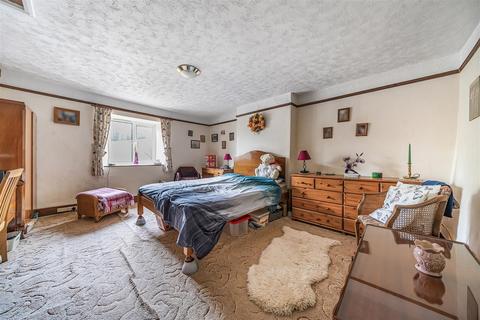 undefined, Seven Crosses, Tiverton