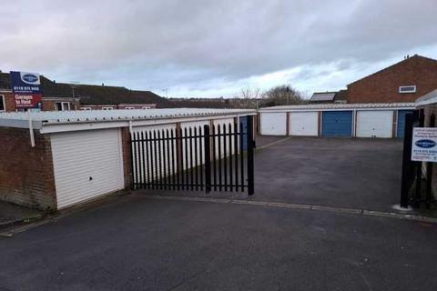 Garage to rent, Elizabeth Close, Marlborough SN8