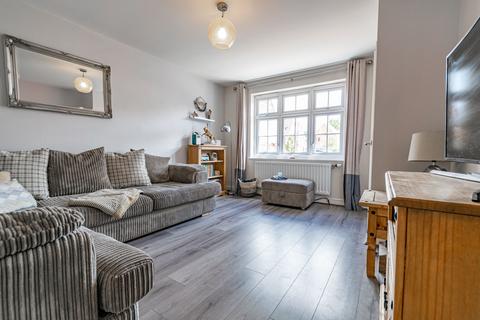 3 bedroom terraced house for sale, Turntable Avenue, Bromsgrove, Worcestershire, B60