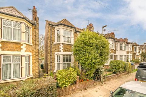 2 bedroom flat for sale, Long Lane, London N2