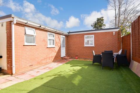 3 bedroom semi-detached house for sale, Roman Road, Ilford, Essex