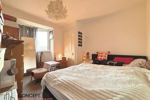 undefined, Charlmont Road, Tooting Broadway, SW17