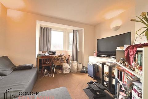 undefined, Charlmont Road, Tooting Broadway, SW17