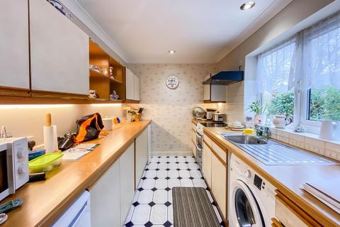 2 bedroom mews for sale, Warwick Road, Macclesfield
