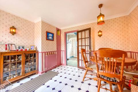 2 bedroom mews for sale, Warwick Road, Macclesfield