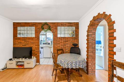 2 bedroom flat to rent, Harecourt Road, Islington, London, N1