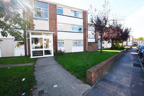 2 bedroom flat for sale, Wakeley Road, Rainham, Gillingham