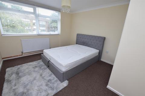 2 bedroom flat for sale, Wakeley Road, Rainham, Gillingham