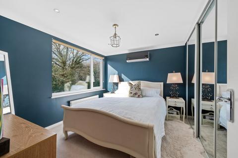 29 Brooklands Road, Weybridge, KT13 0RU