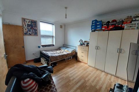 9 Scarborough Road, London, E11 4AL