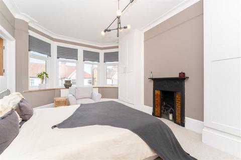 First Floor Flat, 112 Drayton Bridge Road, London, W7 1EP