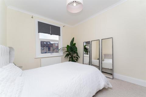 First Floor Flat, 112 Drayton Bridge Road, London, W7 1EP