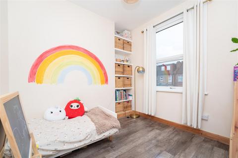First Floor Flat, 112 Drayton Bridge Road, London, W7 1EP
