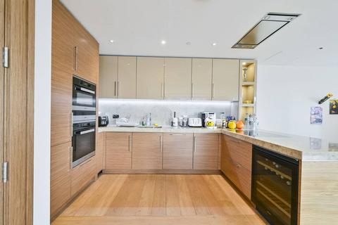 3 bedroom flat to rent, The Strand, The Strand, London, WC2R