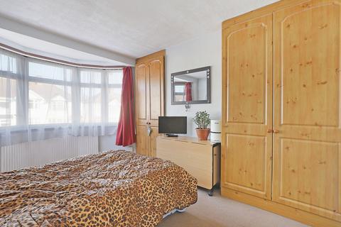 3 bedroom end of terrace house for sale, Buckhurst Way, Buckhurst Hill, IG9