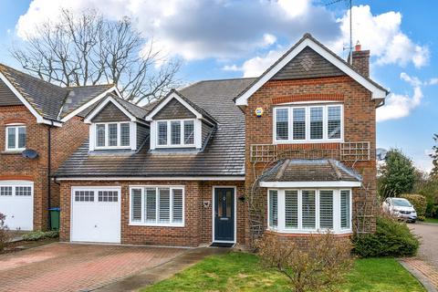 5 bedroom detached house for sale, Storrington - popular development