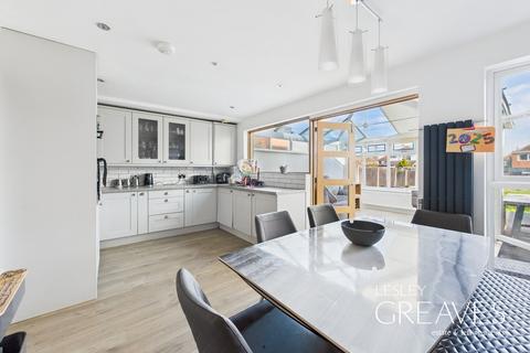 26 Dovedale Road, Nottingham, NG3 7GS