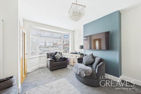 26 Dovedale Road, Nottingham, NG3 7GS