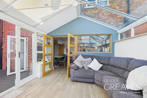 26 Dovedale Road, Nottingham, NG3 7GS