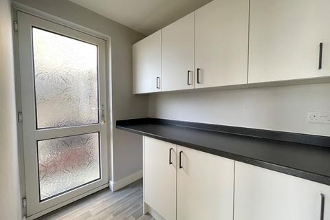 3 bedroom semi-detached house to rent, St. Hildas Way, Gravesend, Kent, DA12 4AZ
