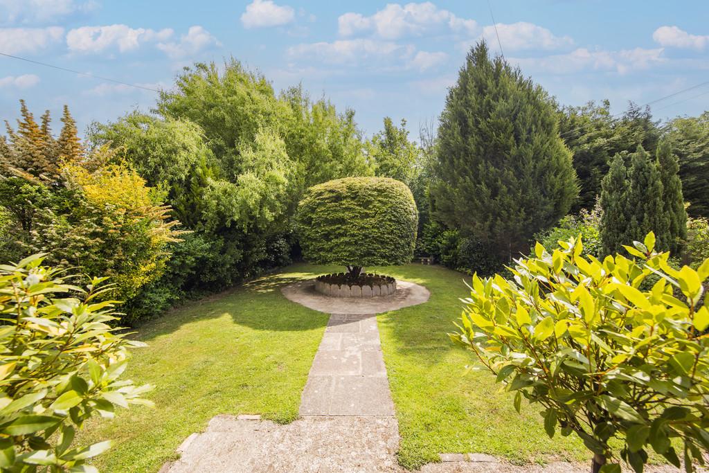  A7 A4411 - Front Garden