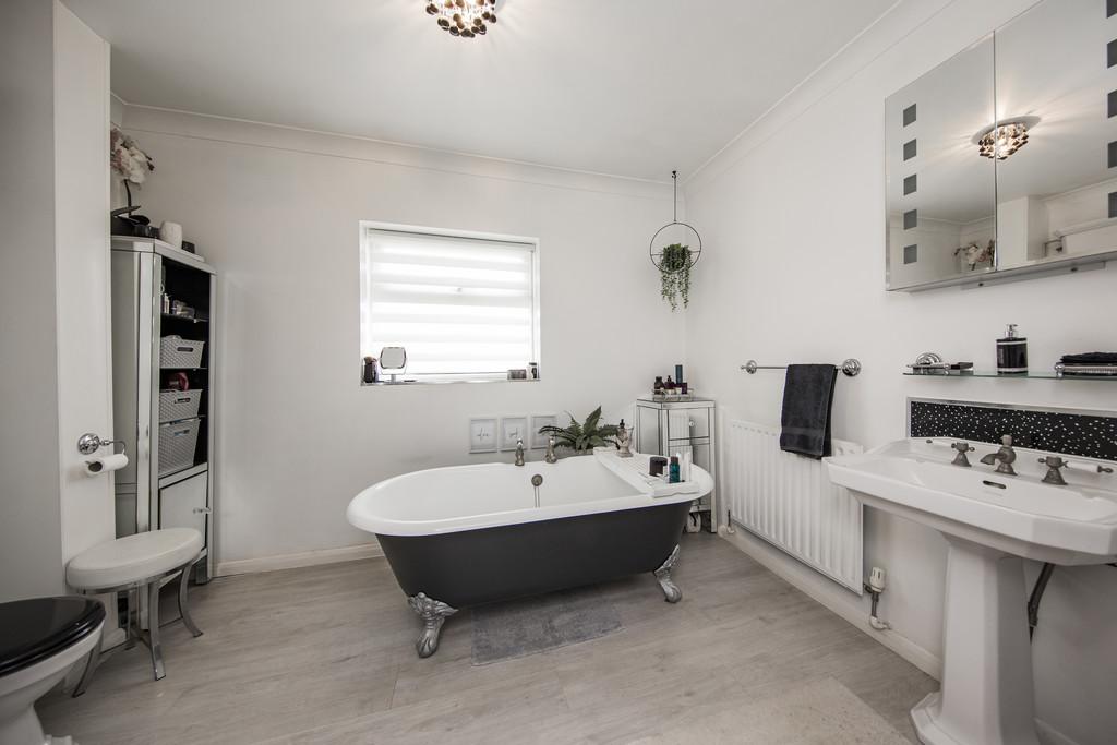 En-Suite 1