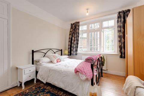 1 bedroom apartment for sale, Cleve Road, West Hampstead NW6