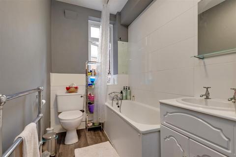 1 bedroom apartment for sale, Cleve Road, West Hampstead NW6