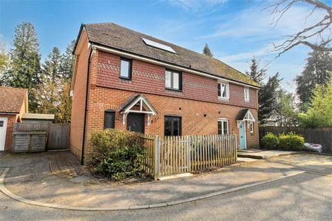 3 bedroom semi-detached house to rent, Springfield Gardens, Felbridge, East Grinstead, RH19