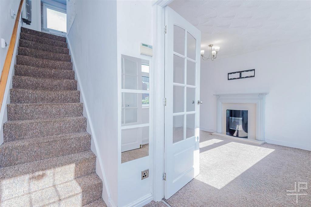 Swo Bm UZQPEqk PMFohy5b g.jpg