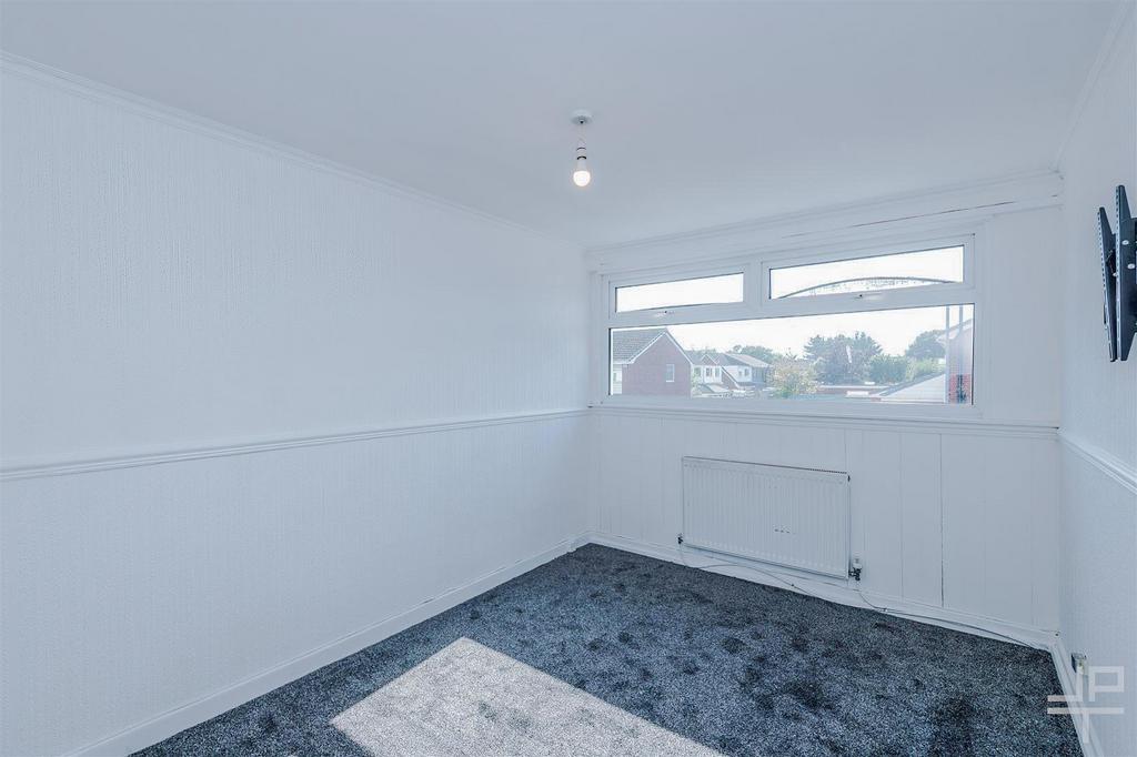 Mn MCMUhyz Ua Dwn Fobe Npaw.jpg