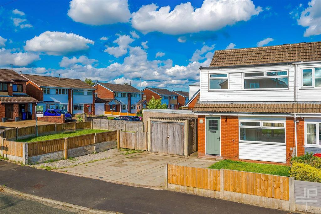 Z Oc90y827 Eyq3 WOj Gk-kr A.jpg