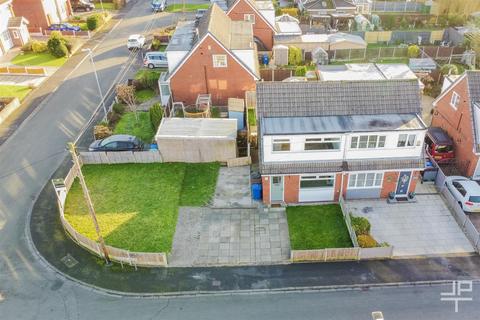 Woodley Grove, Leigh WN7