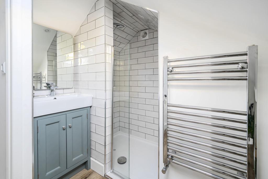 Shower Room 1st Floor
