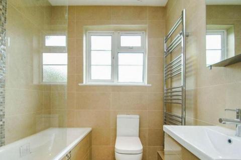 2 bedroom flat to rent, Risborough Close, Muswell Hill, N10