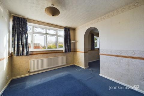 12 Truro Close, Lichfield, WS13 7SR