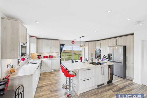 5 bedroom detached bungalow for sale, Cae Gwyrdd, Llanfairynghornwy, Llanfairynghornwy