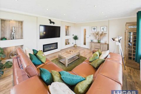 5 bedroom detached bungalow for sale, Cae Gwyrdd, Llanfairynghornwy, Llanfairynghornwy