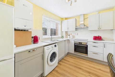 2 bedroom apartment for sale, Montrose Court, CH4