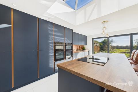 164 Henhurst Hill, Burton-on-trent, DE13 9SY