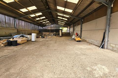 Industrial unit to rent, Bucks Hill, Kings Langley WD4