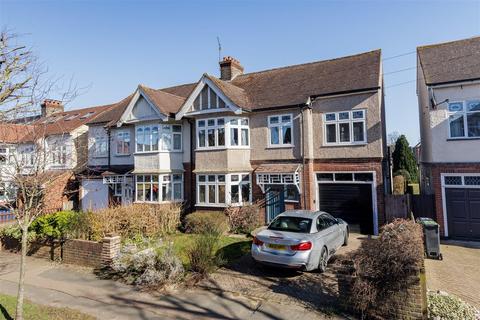 22 Crows Road, Epping, CM16 5DE